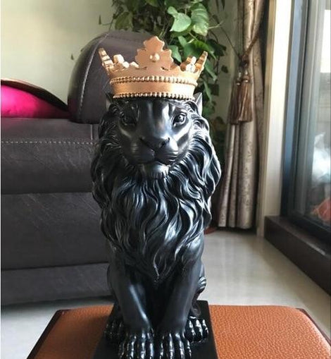 Crown Lion Sculpture